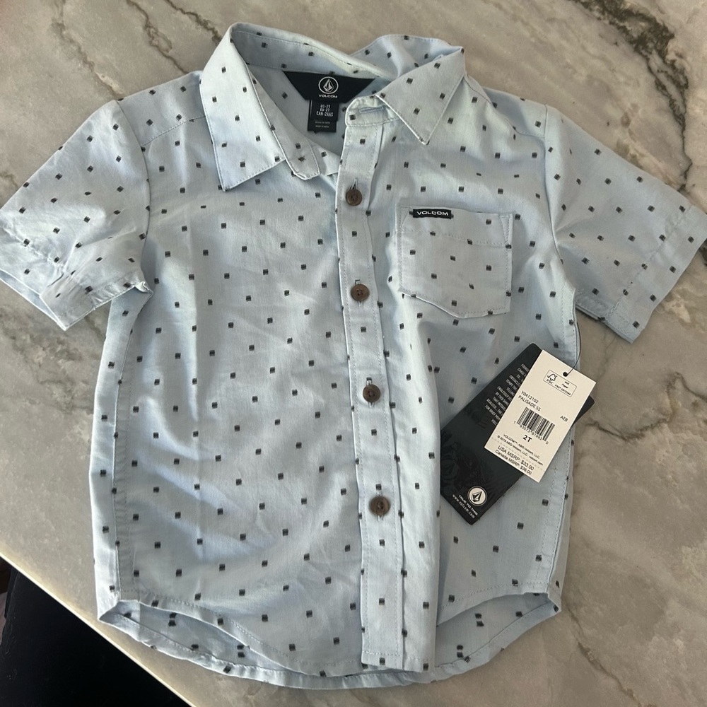 New with tags! Volcom Button Down Shirt